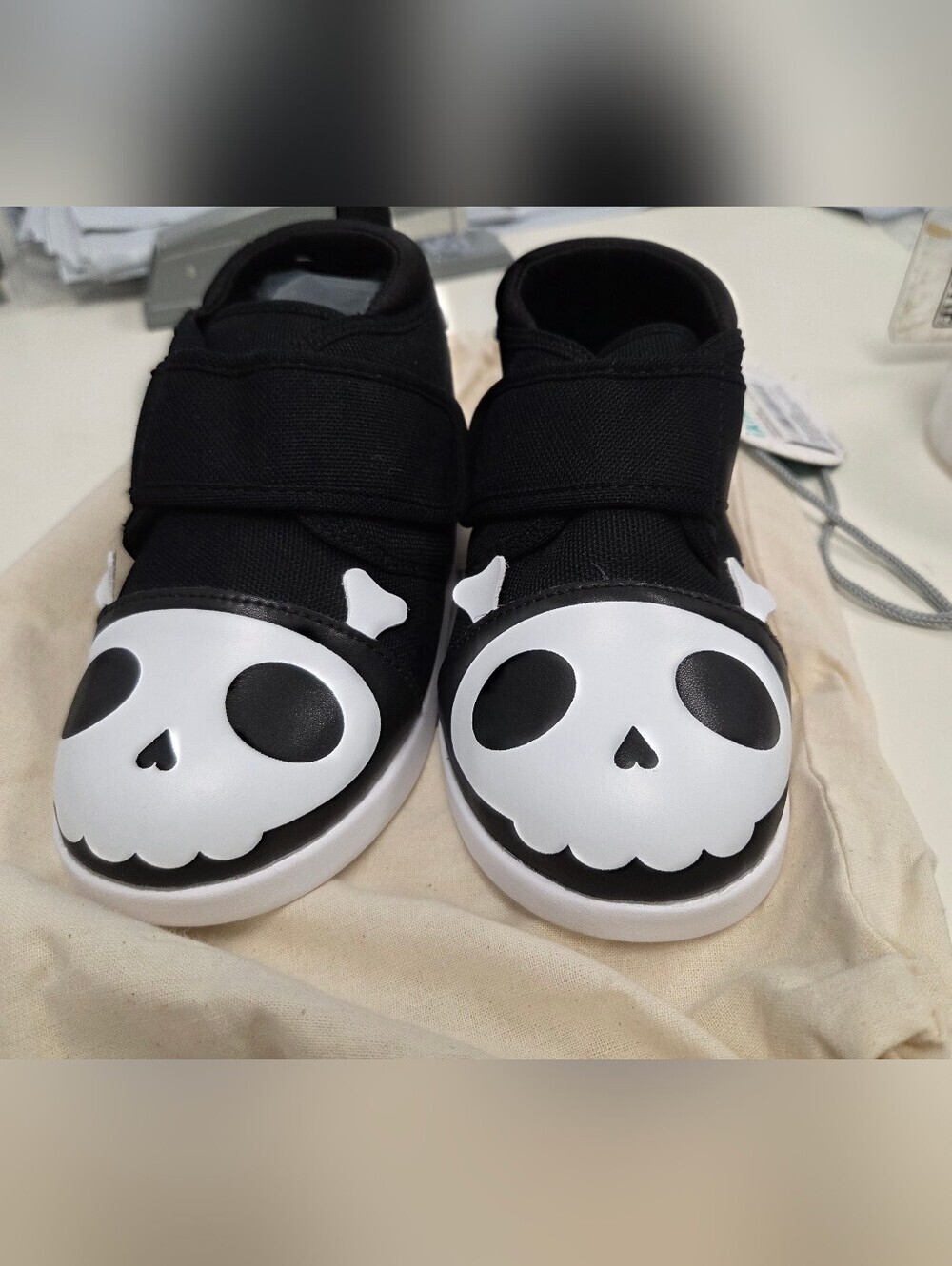 ikiki Captain Zuga Skull Squeaky Shoes - Size 12 New! - Picture 4 of 5